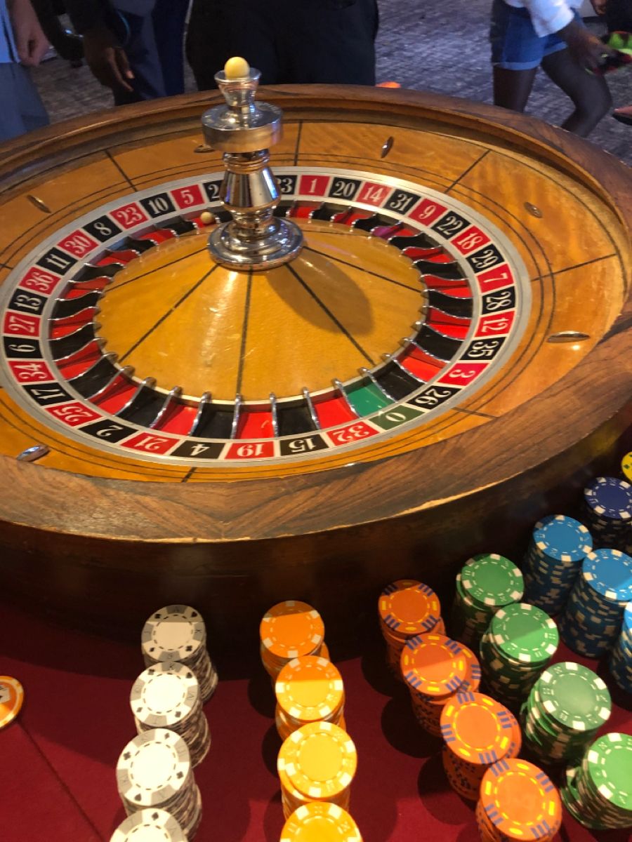 786 game online کھلاڑیوں کے لیے لائیو کیسینو سیکشن